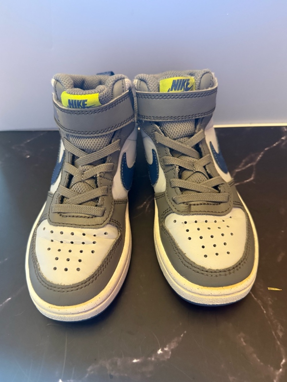 Nike Kids Court Borough mid sneakers